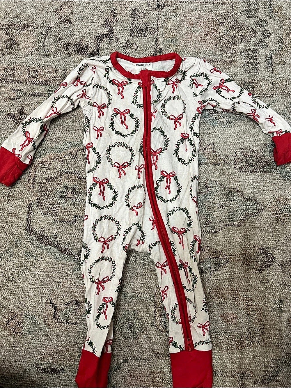 Spearmint Love Baby 6-12M Christmas Wreath Print Footie / Sleeper, Like New
